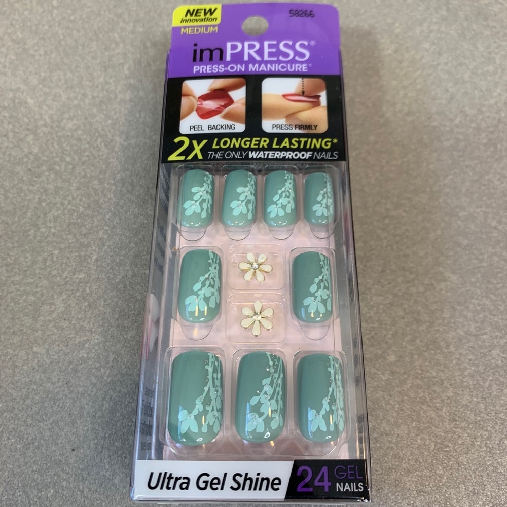 ImPRESS 24 Press-On Medium Ultra Gel Shine nails